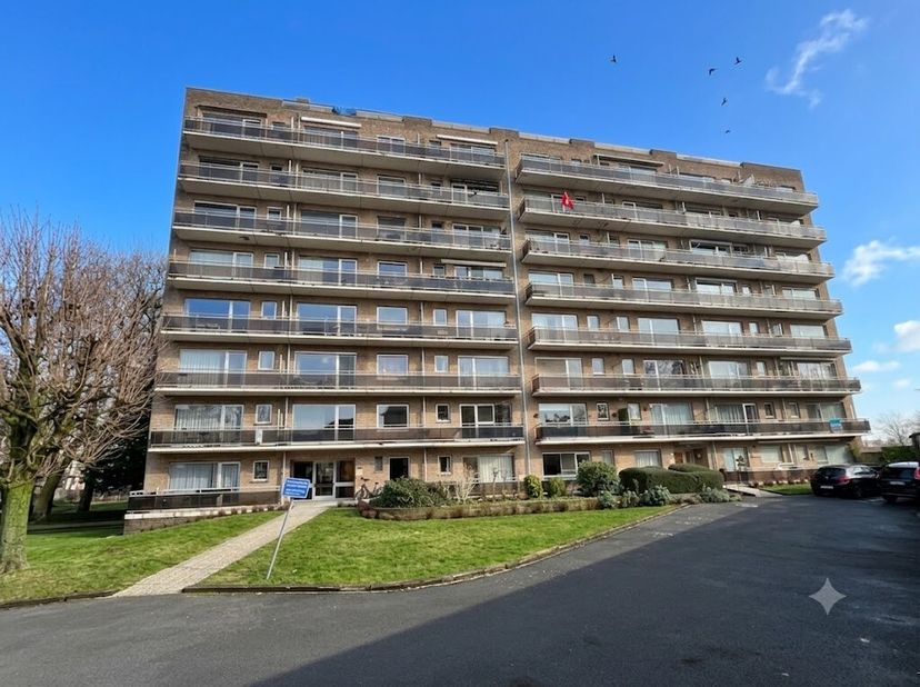 Op zoek naar een investeringspand of een eerste aankoop om zelf te bewonen? Appartement wordt momenteel verhuurd aan euro735/md Bij het appartement is