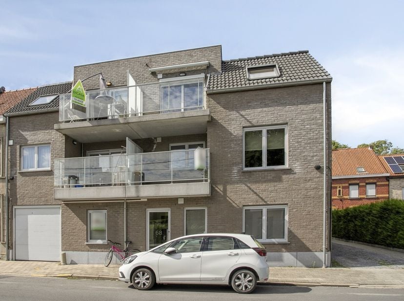 Op zoek naar een comfortabel appartement of een interessante investering? Dan is dit recent&amp;nbsp; appartement zeker een bezoek waard!<br />
<br />
Gel