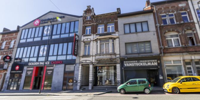 Bien professionnel à vendre à 6000 Charleroi