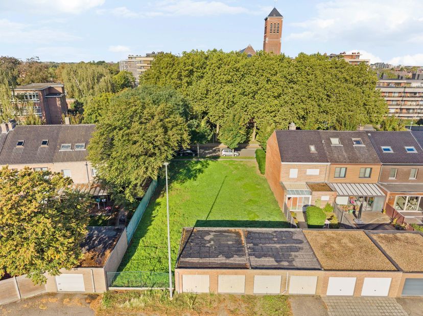 Grond te koop in Simon Stevinlaan 8 - +,
                    3500 Hasselt
