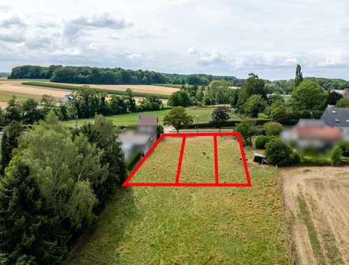                                         Terrain à bâtir à vendre à Binkom, € 130.000
