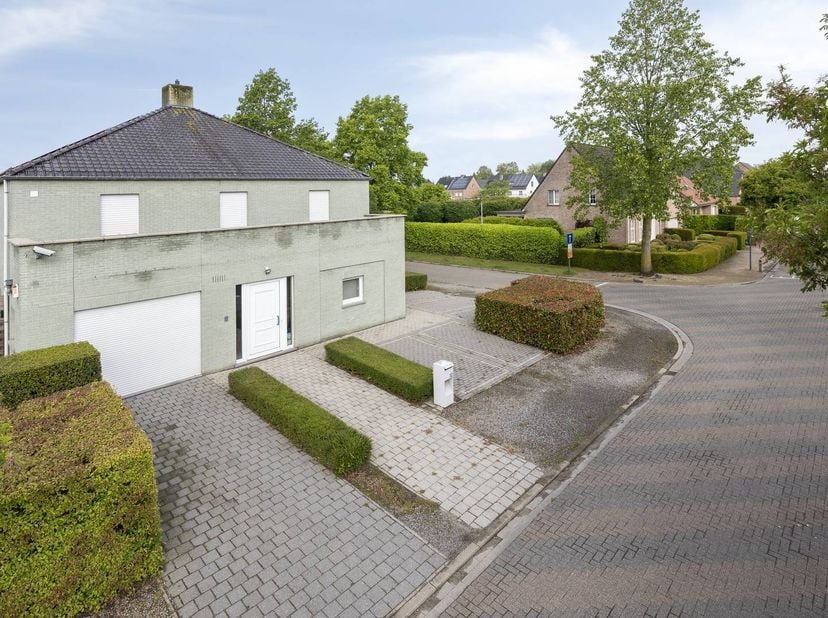 Huis te koop in Heilig Bloedstraat 32,
                    2320 Hoogstraten