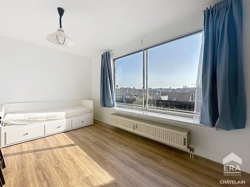 Châtelain biedt u deze prachtige volledig gerenoveerde gemeubelde studio aan, gelegen in Brussel, in de onmiddellijke nabijheid van de Europese Wijk.