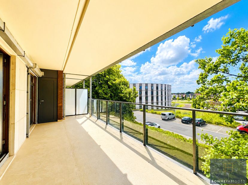 Appartement à vendre
                    à 8200 Sint-Michiels