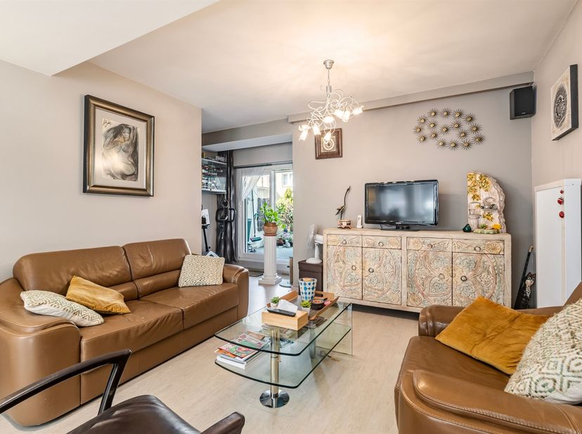 Bien professionnel à vendre
                    à 8450 Bredene