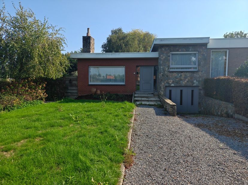Huis te koop in Iepersestraat 97,
                    8890 Moorslede