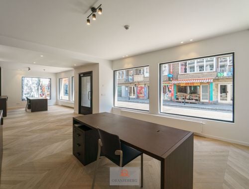                                         Bien commercial à louer à Gent, € 2.500
