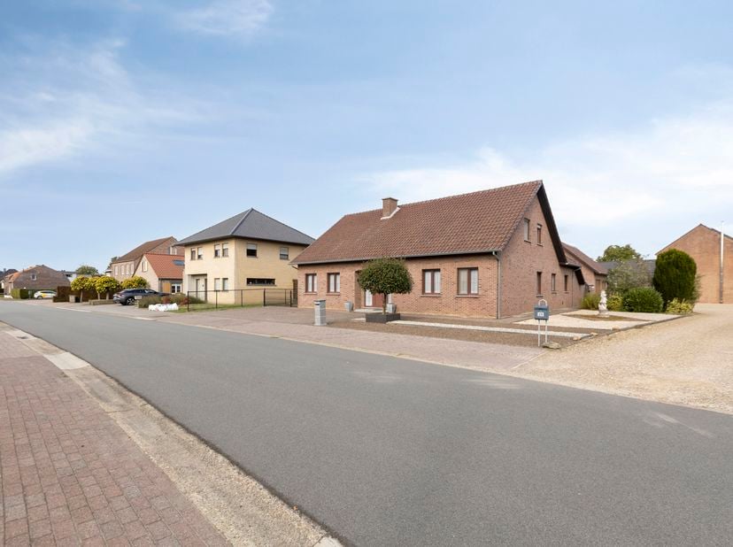 Huis te koop in Caubergstraat 27,
                    3960 Opitter
