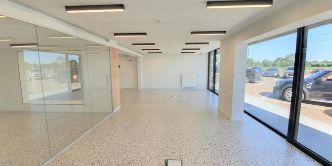 Bedrijfsvastgoed te huur in Steenweg Deinze 150, 9810 Nazareth