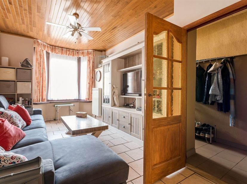 Charmante woning met 2 slaapkamers en terras!<br />
Ligging: Deze charmante woning bevindt zich in Deurne-zuid, op wandelafstand van scholen, winkels