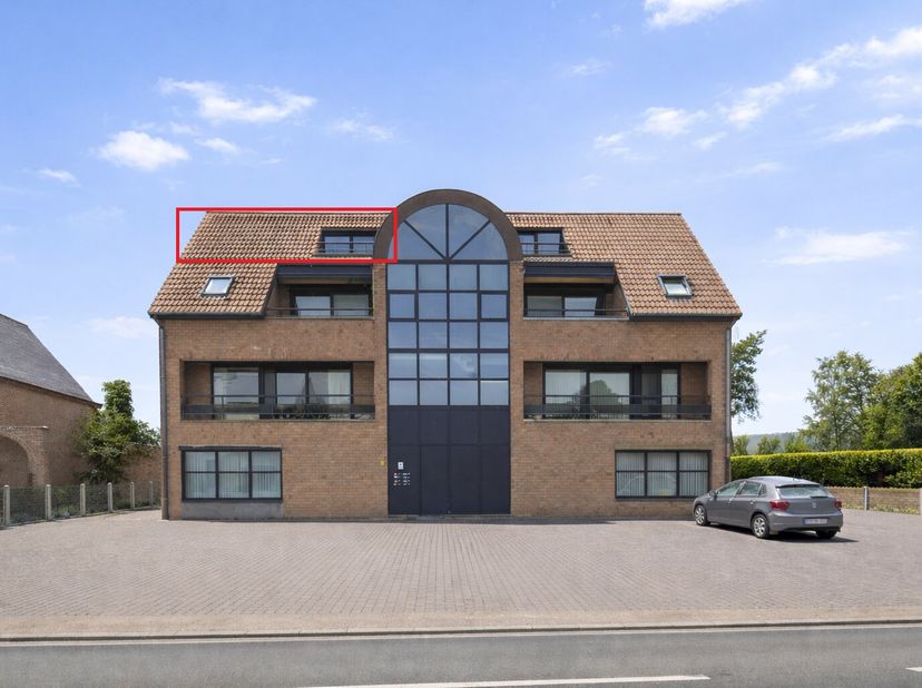 Dit mooie, instapklare appartement op een toplocatie in Lommel wordt verkocht!<br />
Het appartement, gelegen op de Kloosterstraat te Lommel, heeft ee
