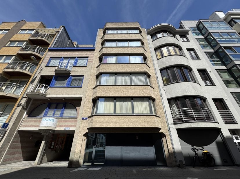 Appartement te koop in Hofstraat 12,
                    8400 Oostende