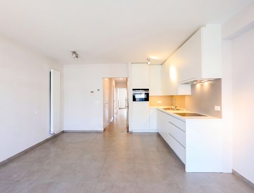                                         Appartement te huur in Oostduinkerke, € 900
