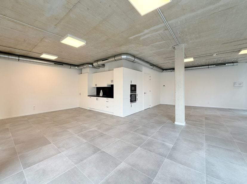 Cherchez-vous un espace de bureau pratique et bien situé dans la région de Louvain ? Alors cet espace de bureau clés en main d'environ 100 m² dans la
