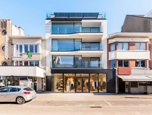                                         Bien commercial à louer à Sint-Idesbald, € 1.950
