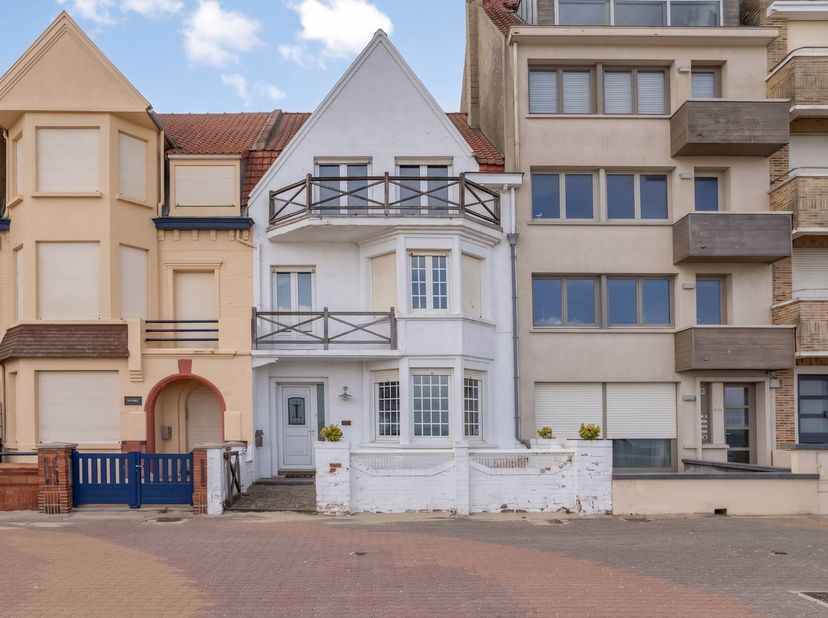 Propriété à vendre qui allie paix, espace et vue phénoménale à une expérience de vacances sans limites !<br />
<br />
Cette maison entièrement rénovée