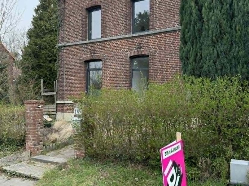À louer : Maison 3 chambres  Tournai<br />
Située dans un environnement calme, cette maison très lumineuse offre un cadre de vie agréable tout en étan