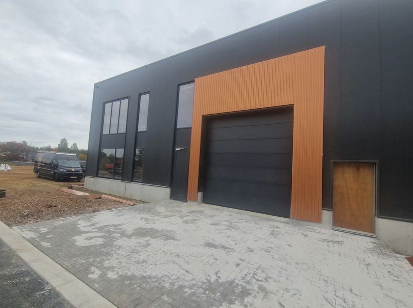 Bien professionnel à vendre
                    à 2220 Heist-op-den-Berg