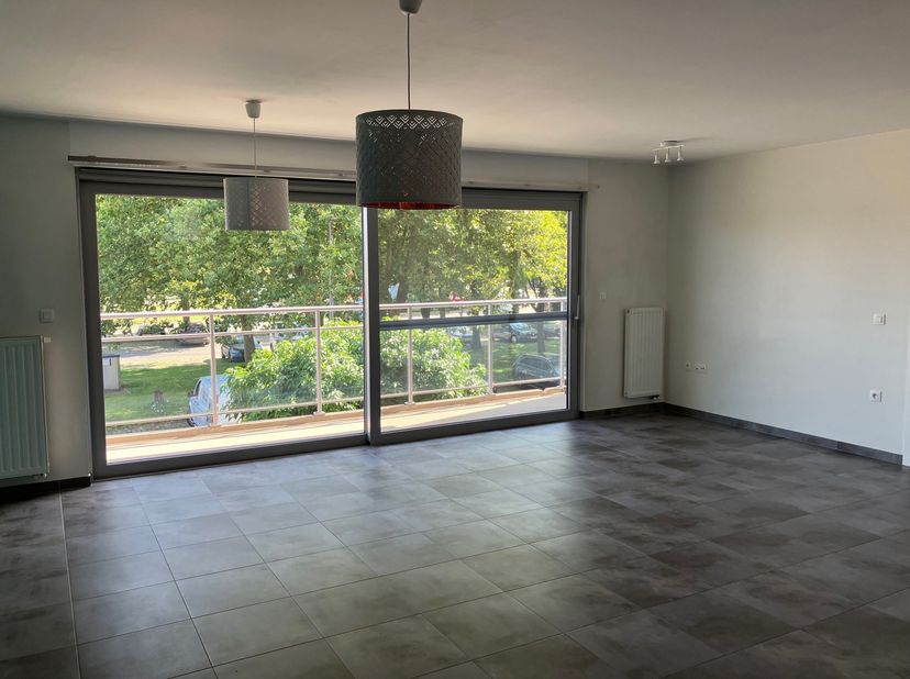 Zeer mooi appartement met 1 slaapkamer in residentieel project "De Schalk", uitzonderlijk gunstig gelegen nabij kruising A12 Brussel-Antwerpen en N16