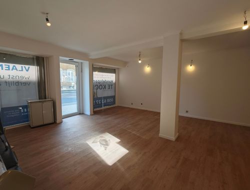                                         Kantoor te huur in Oostduinkerke, € 975

