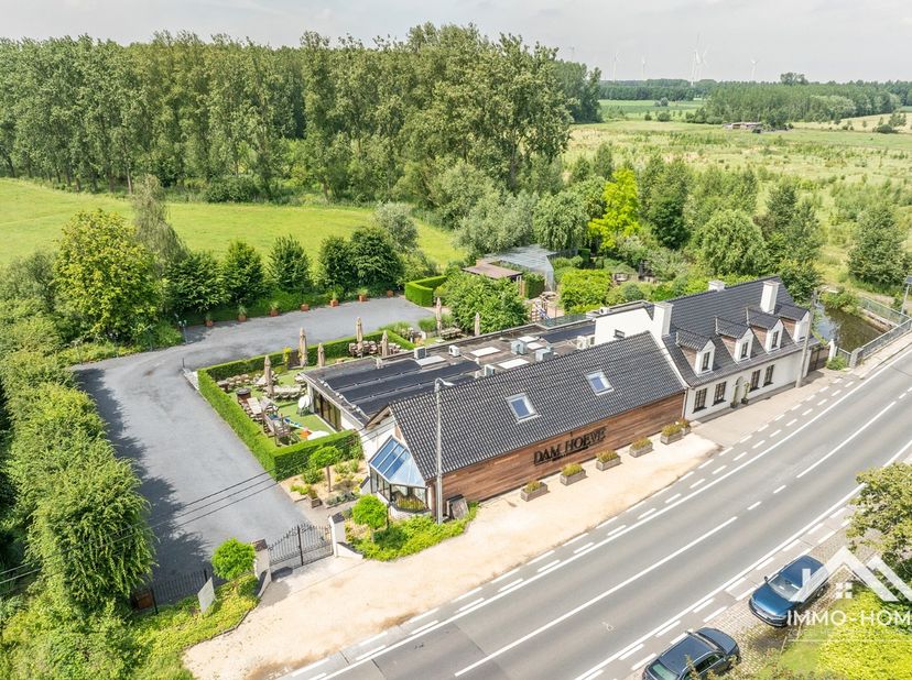Bedrijfsvastgoed te koop in Dam 116,
                    9080 Lochristi