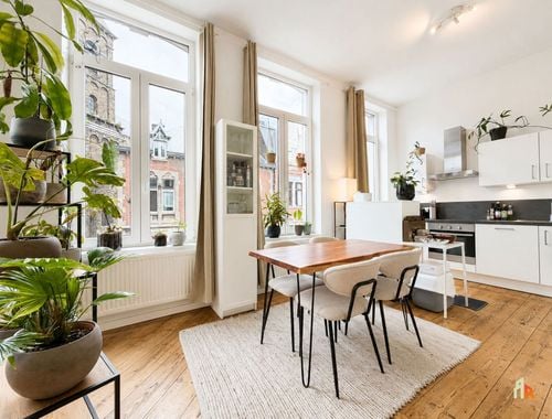                                         Appartement à louer à Liège, € 725
