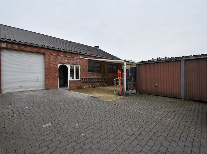 Verkoop opbrengsteigendom via verkoop patrimoniumvennootschap! GEEN REGISTRATIEKOSTEN en met onderhandelingsmarge R/C.<br />
Volledig vastgoedcomplex