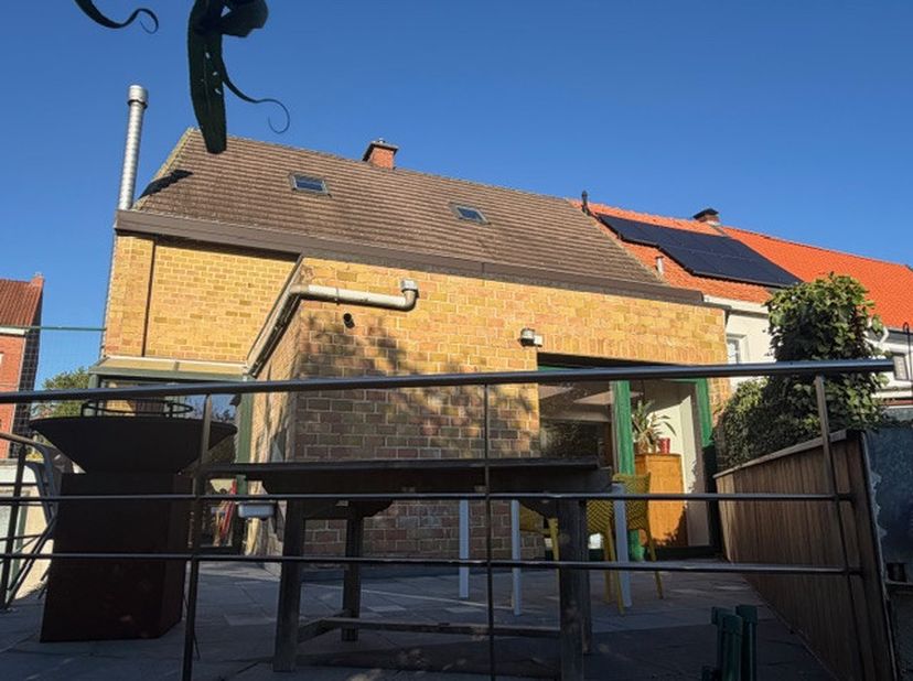 Huis te koop in Fiertelmeers 100,
                    9600 Ronse
