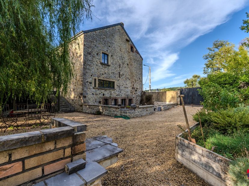 Huis te koop in Les Aunais 1,
                    6997 Mormont
