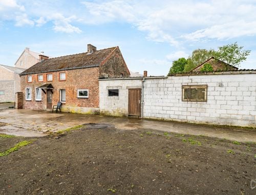                                         Woning te koop in Ambresin, € 150.000
