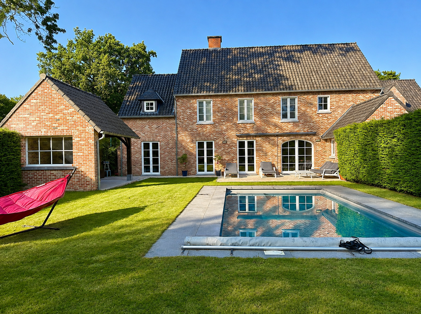 Elegante, moderne villa in het Domaine du Bercuit<br />
<br />
Gelegen in het prestigieuze Domaine du Bercuit, bereikbaar via een private weg en een b