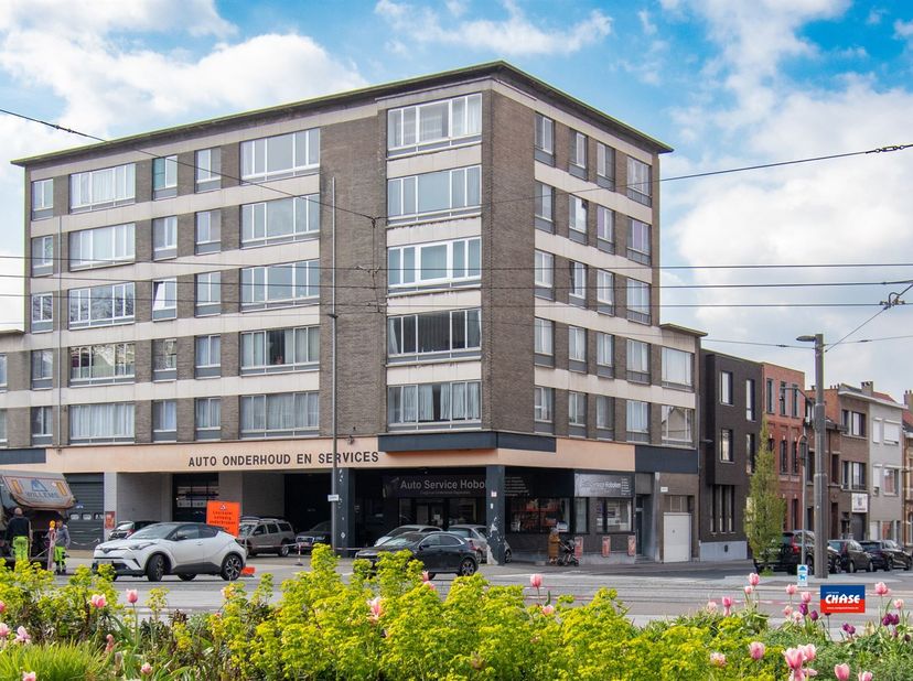 HOBOKEN (CENTRE) | APPARTEMENT SPACIEUX AVEC DEUX CHAMBRES | SITUÉ AU PREMIER ÉTAGE D'UN IMMEUBLE AVEC ASCENSEUR | EPC B |<br />
Agencement : hall d'