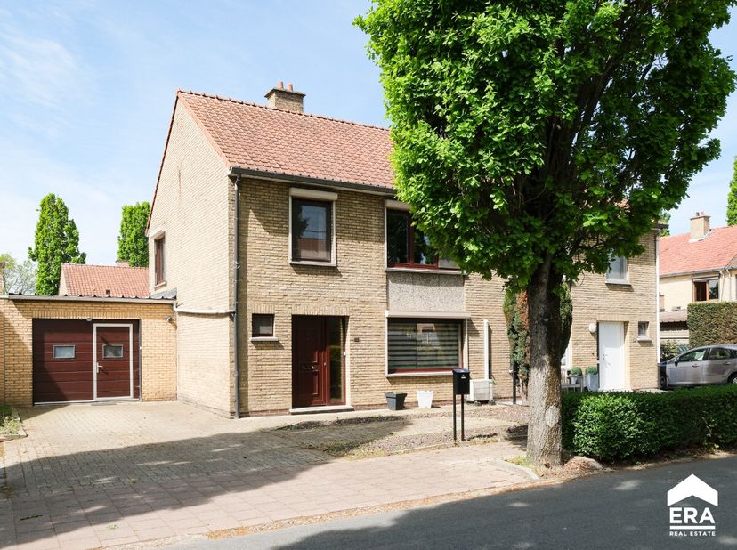 [[ CE BIEN PARTICIPE À LA JOURNÉE MAISONS OUVERTES ERA LE 13/6 DE 13:00 À 14:00 ]]<br />
Ce bien participe à la Journée Maisons Ouvertes ERA. Visitabl