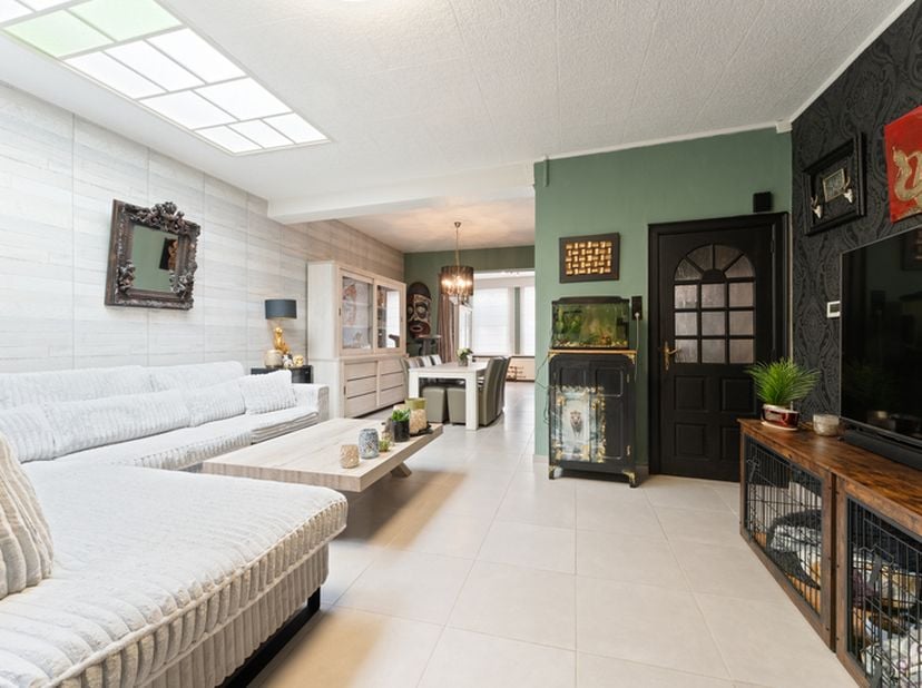 Beveren-Roeselare: nabij de kerk ruime burgerwoning in lichte art-decostijl met 4 slaapkamers en zonnige tuin – perceel van 270 m²<br />
<br />
Deze c