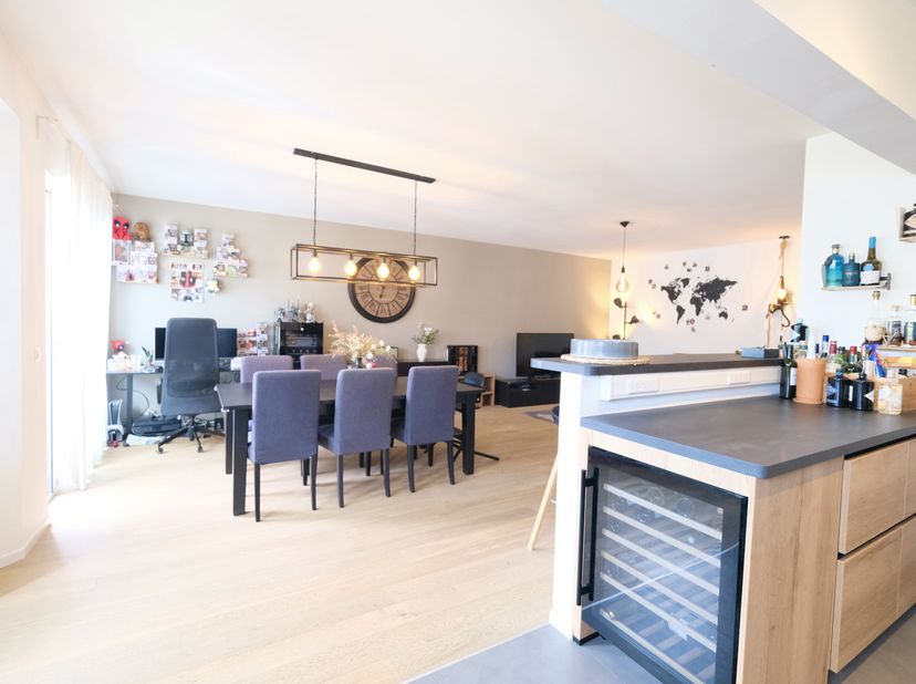 MOLENBEEK-SAINT-JEAN - REF : 7720131 - Dans une construction de 2001 , à la frontière de Berchem-Sainte-Agathe et Koekelberg, nous vous proposons ce s