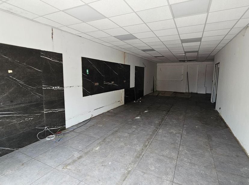 Bien professionnel à louer
                    à 3630 Eisden