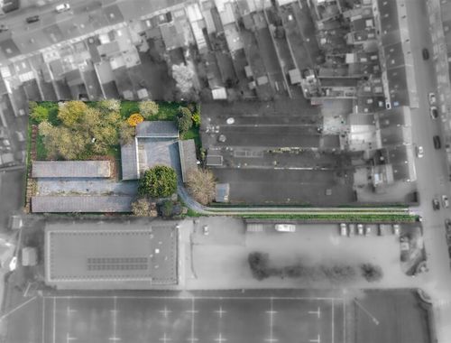                                         Kelder te koop in Tournai, € 700.000
