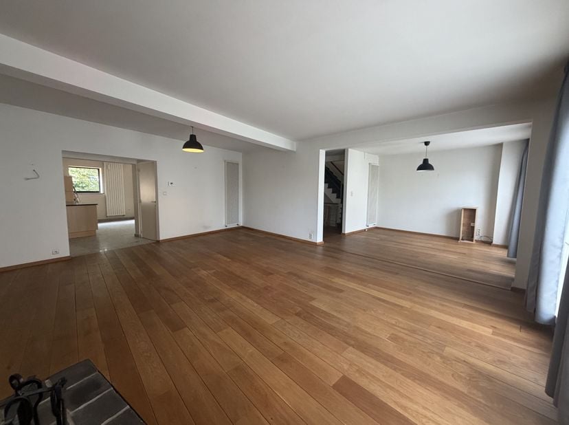Zalig duplexappartement van maar liefst 275m2, 4 slaapkamers, 2 badkamers en nog eens een terras van 50m2 en dit midden in het bruisende centrum van B