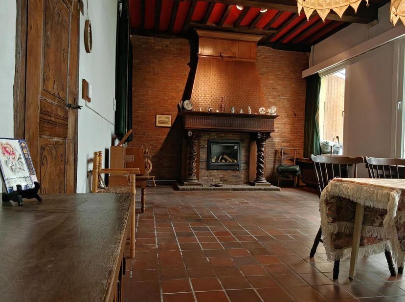 17e-eeuwse begijnhofwoning met tuin, garage en potentieel<br />
In het hart van Mechelen bevindt zich deze karaktervolle begijnhofwoning uit 1611: een
