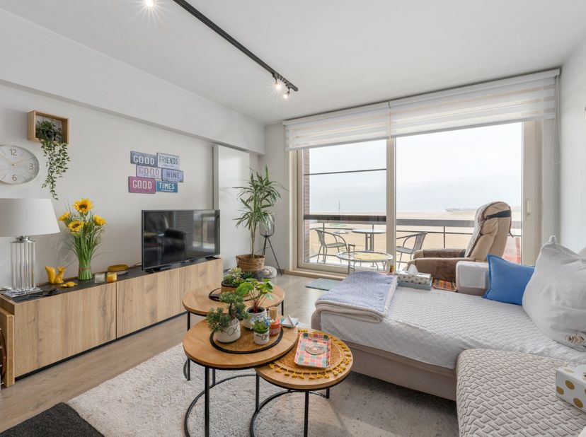 Dit appartement is gelegen op het 2de verdieping van de residentie Trondjhem en heeft een bewoonbare oppervlakte van 76 m².<br />
Via de nachthal betr