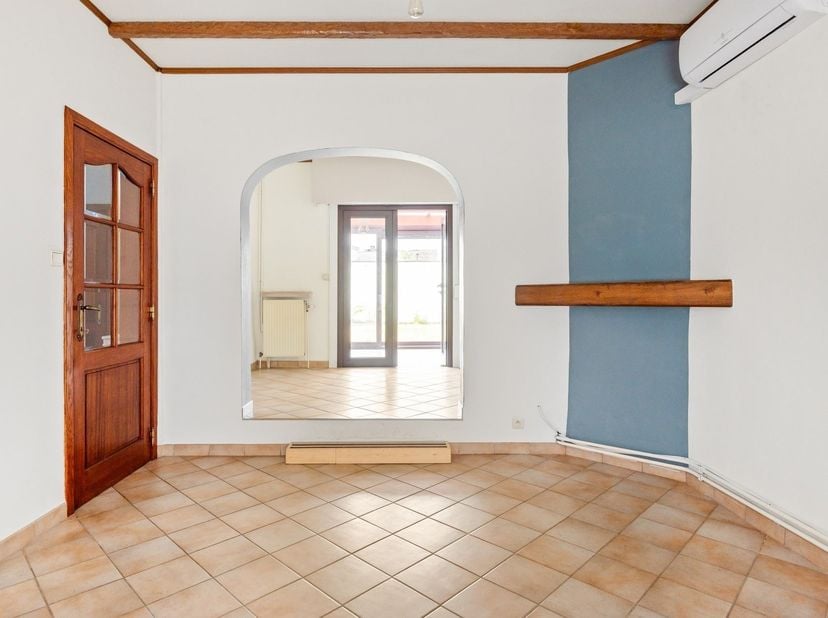 Une superbe maison tout confort<br />
Situation : rue parallèle à la Dublinstraat, située au calme dans un quartier en plein essor, à proximité des tr