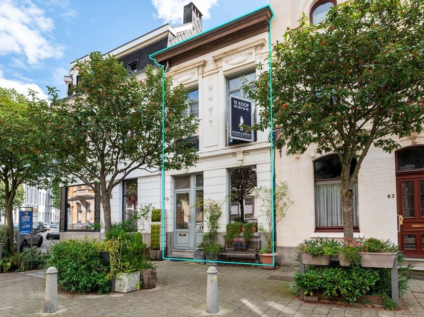 Huis te koop in Dolfijnstraat 64,
                    2018 Antwerpen