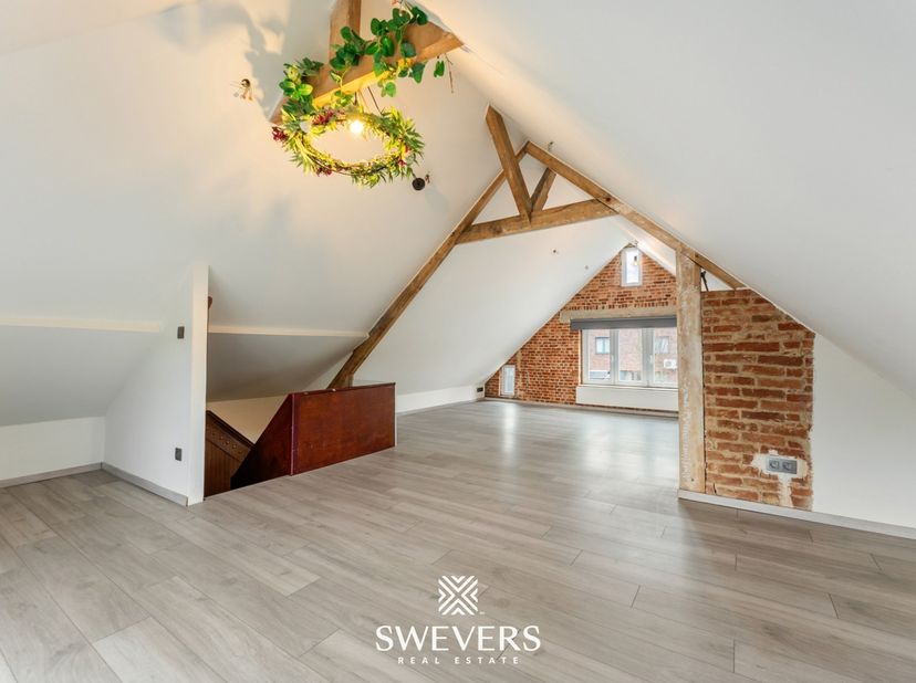 Voor meer info en foto’s, surf naar www.swevers.be – Deze open bebouwing in Geetbets combineert ruimte, privacy en een instapklare afwerking. De wonin
