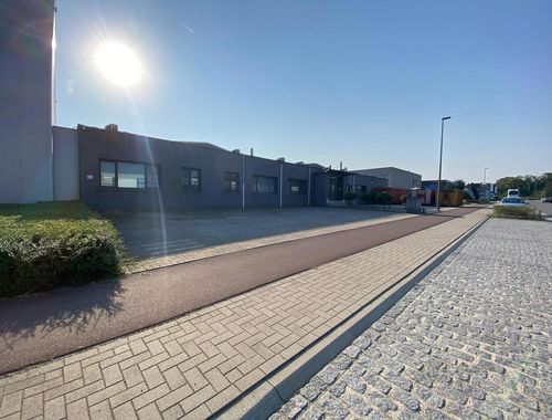                                         Bedrijfsgebouw te huur in Wilrijk, € 18.000
