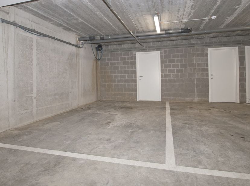 Garage te huur in Stationssteenweg 28,
                    2560 Nijlen