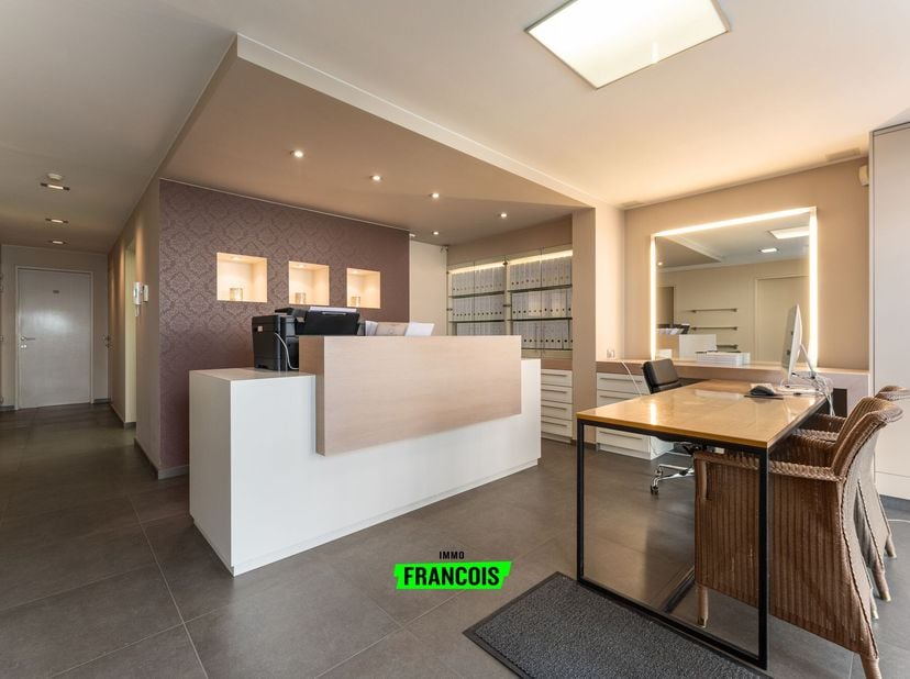 Bedrijfsvastgoed te koop in Bruggestraat 83,
                    8750 Zwevezele