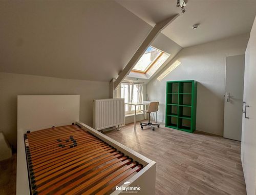                                         Appartement à louer à Tournai, € 300
