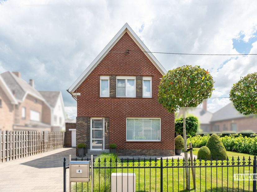 !!! IN OPTIE NA EERSTE BEZOEKMOMENT - COMPROMIS IN OPMAAK !!!<br />
Op een rustige en aangename locatie in Balegem bevindt zich deze goed onderhouden