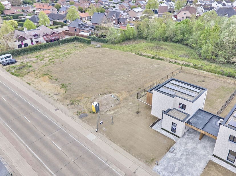 Terrain à vendre
                    à 3680 Neeroeteren