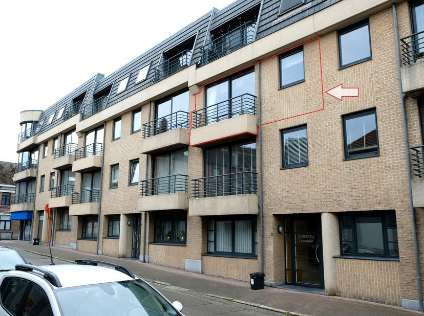 Dit jong appartement is gelegen in het centrum van Zottegem, op wandelafstand van de Heldenlaan, de Markt, diverse winkels, scholen en het station, da